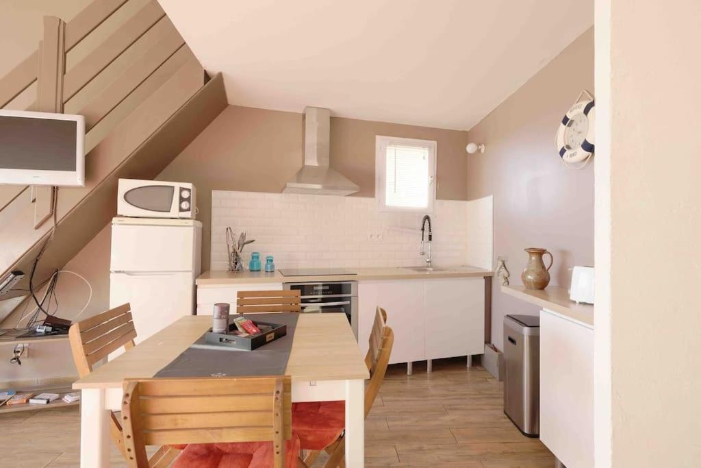Au Bord De L'Eau Apartment Фльори Екстериор снимка